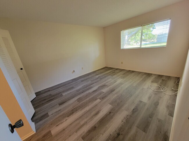 Building Photo - 3178 Mission Grove Dr