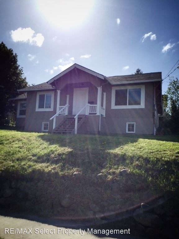 Primary Photo - 3 br, 1 bath House - 3502 E Grandview Ave