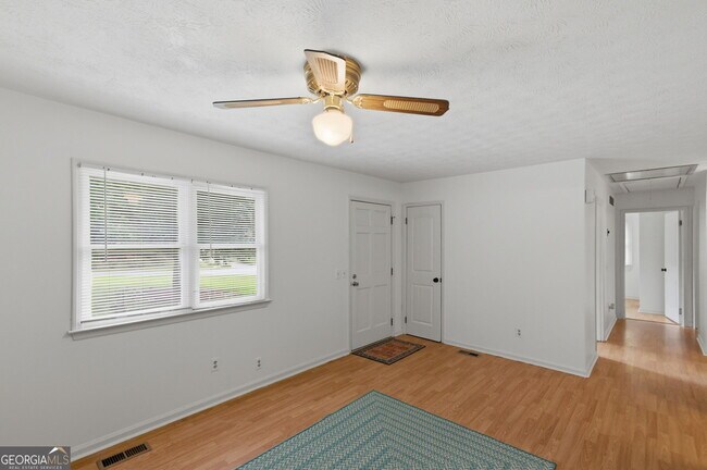 Foto del edificio - 4400 Winding Creek Dr