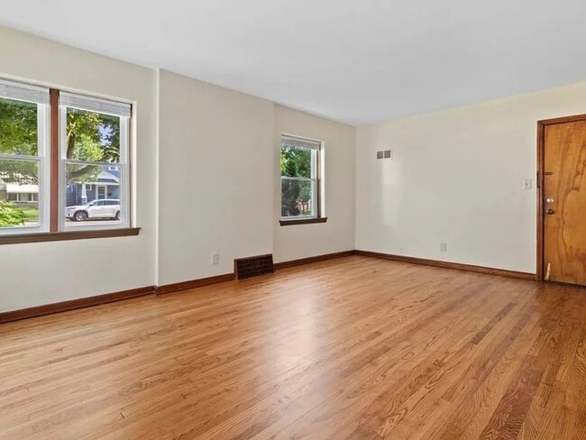 Building Photo - 3815 E Layton Ave