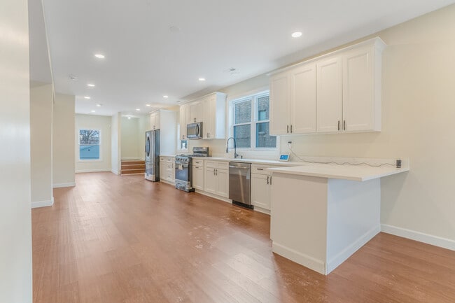 Foto del edificio - 4019 N Tripp Ave