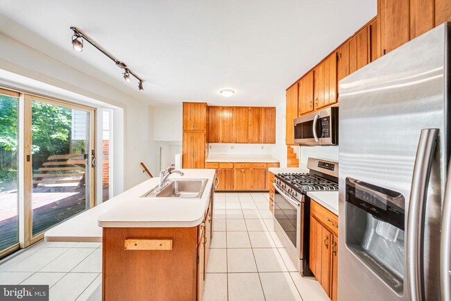 Building Photo - 6715 Tildenwood Ln