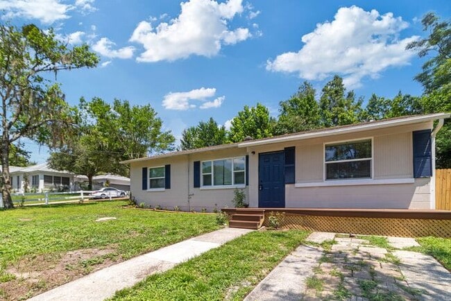 Building Photo - Charming Dade City Home for Lease!