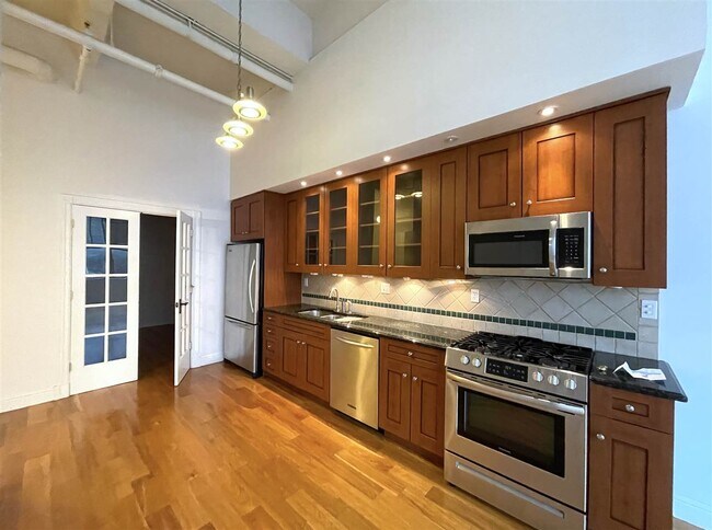 Foto del edificio - 300 Communipaw Ave