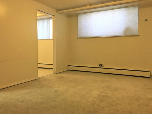 Building Photo - Studio Apartment