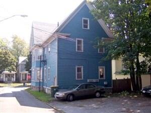 Building Photo - 375 Alexander St
