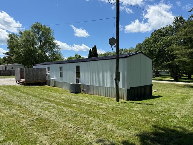 Building Photo - 207 Closade Connector Rd