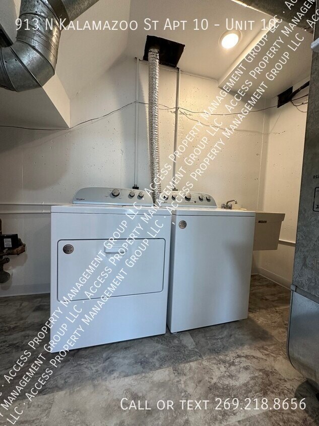 Primary Photo - Beautifully remodeled 3 bed/1.5bath unit o...