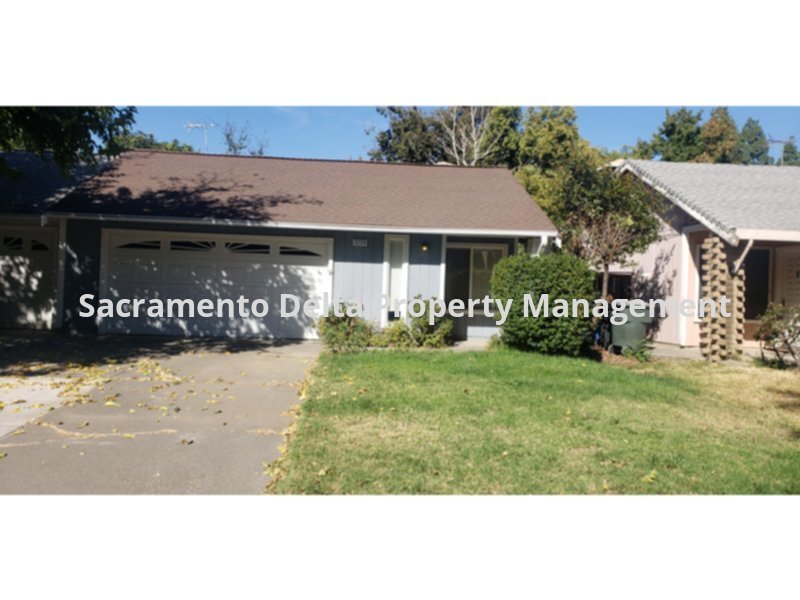 Foto principal - Coming Soon! 2 bedroom 2 bath half plex