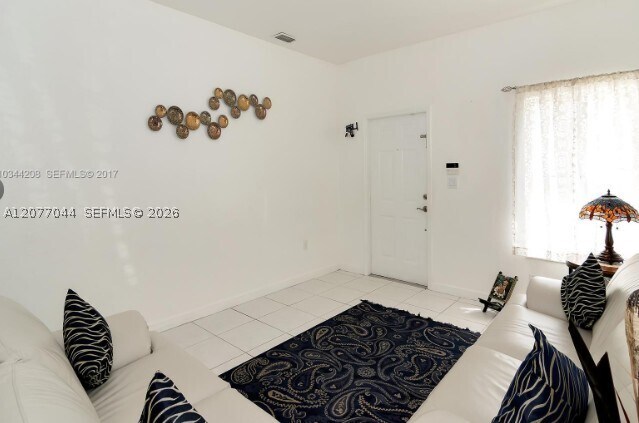 Building Photo - 5614 NW 112th Pl