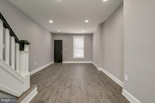 Foto del edificio - 137 N Glover St