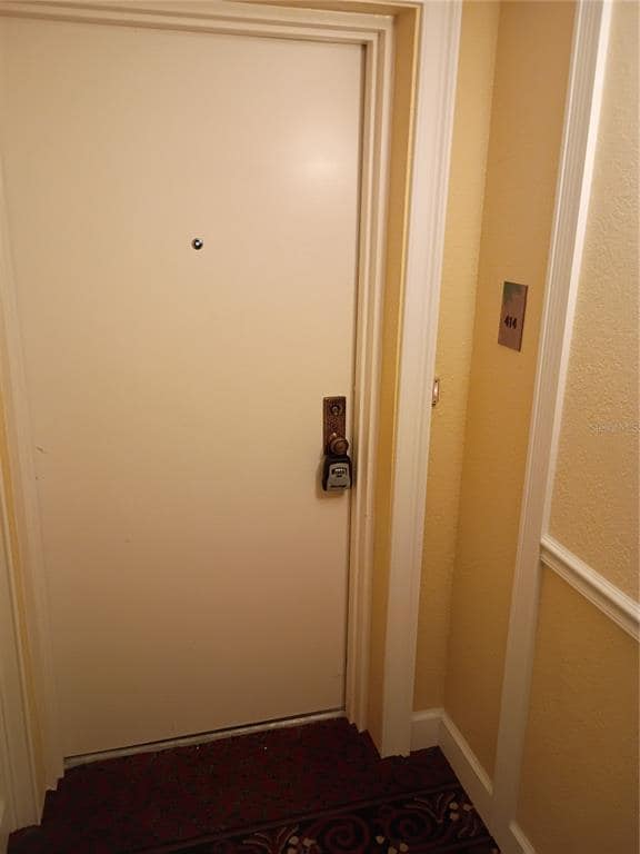 Foto del edificio - 4900 Brittany Dr S
