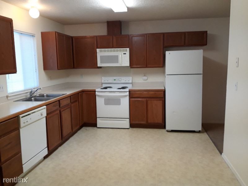 Primary Photo - 3 br, 2 bath Townhome - 16026 N 19th St,