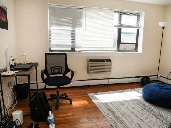 Foto del edificio - 1039 Commonwealth Ave