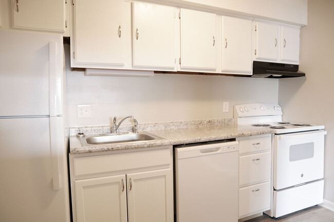 Remodel Kitchen - Windy Lakes Apartments