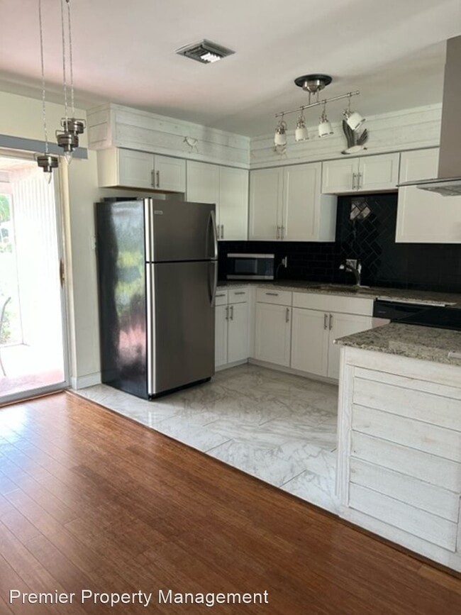 Building Photo - 2 br, 2 bath House - 656 Palm View Drive U...