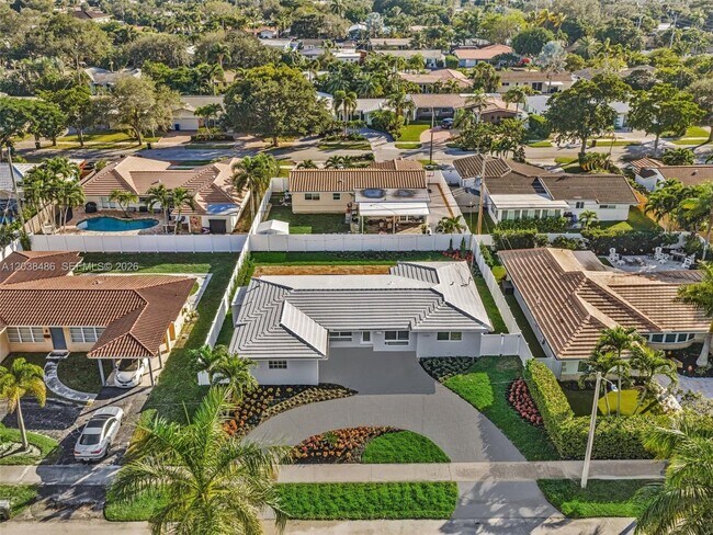 Foto del edificio - 2144 NE 64th St