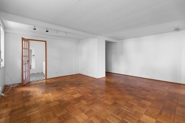Foto del edificio - 7208 Oak Ave