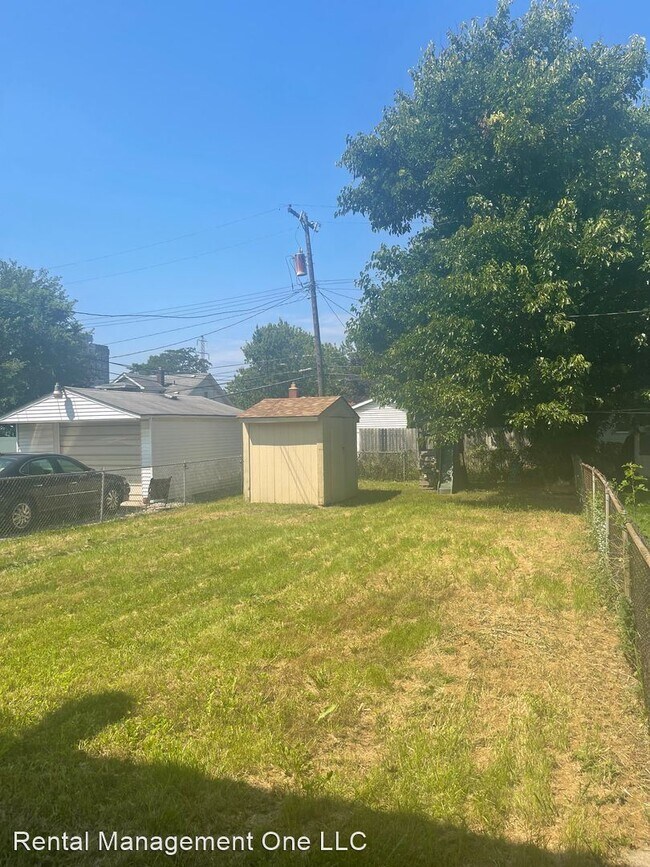 Foto del edificio - 3 br, 1.5 bath House - 1272 Austin Ave