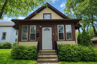 Building Photo - 1609 Talmage Ave SE