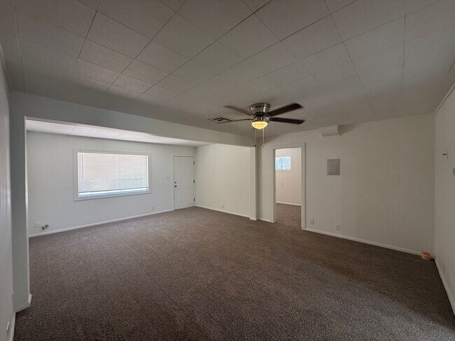 Building Photo - 2 Bedroom 2 Bathroom Home