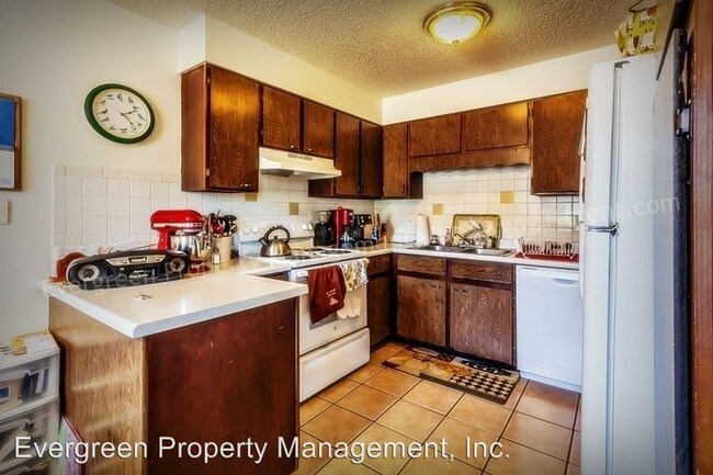 Building Photo - 1707 Cheyenne Ave