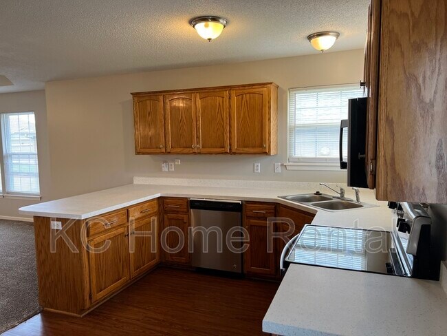 Building Photo - 522 Regina Ct
