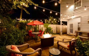 Building Photo - 2065 Peabody Ave