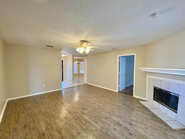 Building Photo - 8107 Temple Ave