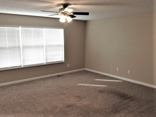 Foto del edificio - 6483 Redmont Court