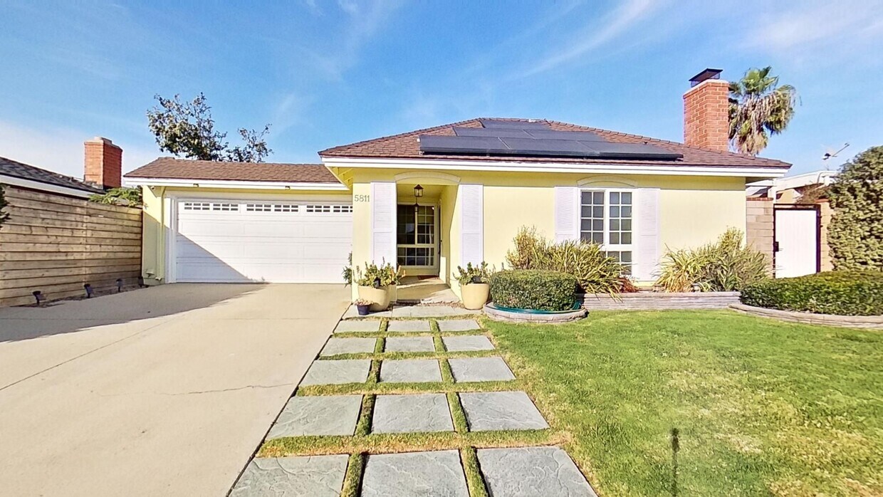 Primary Photo - **MOVE-IN SPECIAL!** Charming 4 Bed 2 Bath...