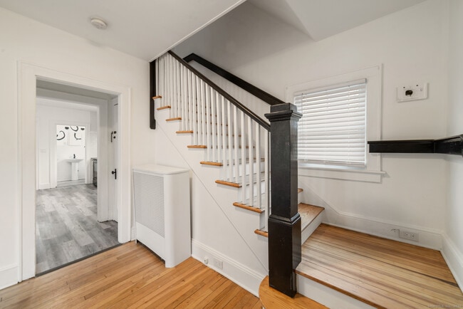 Building Photo - 187 Ridge Rd