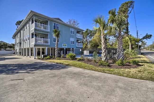 Building Photo - 1505 Hillside Dr S
