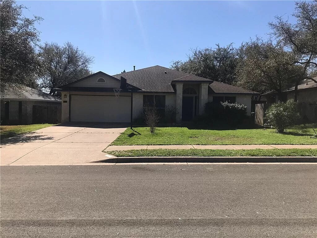 Primary Photo - 1204 Machado Rd