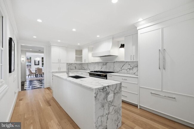 Foto del edificio - 3418 Reservoir Rd NW