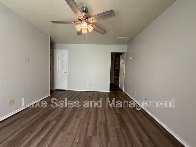 Foto del edificio - 205 S Meadow Ln
