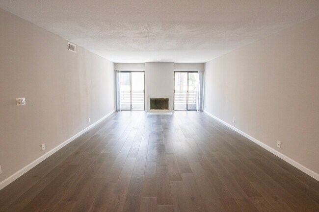 Foto del edificio - 2110 S Bentley Ave