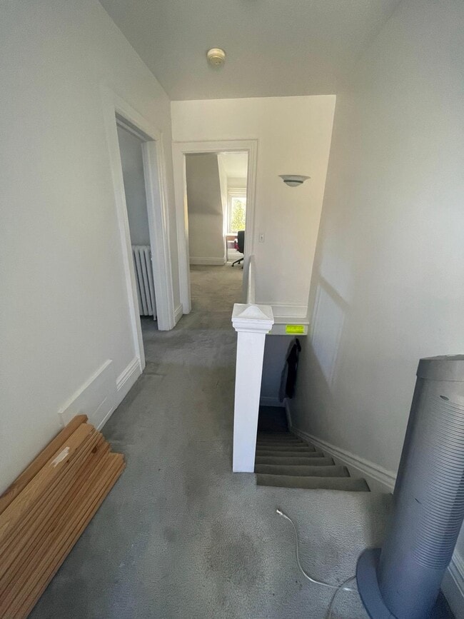 Building Photo - 28 Hepbourne St