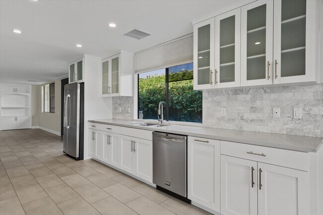 Foto del edificio - 47 Cornell Dr