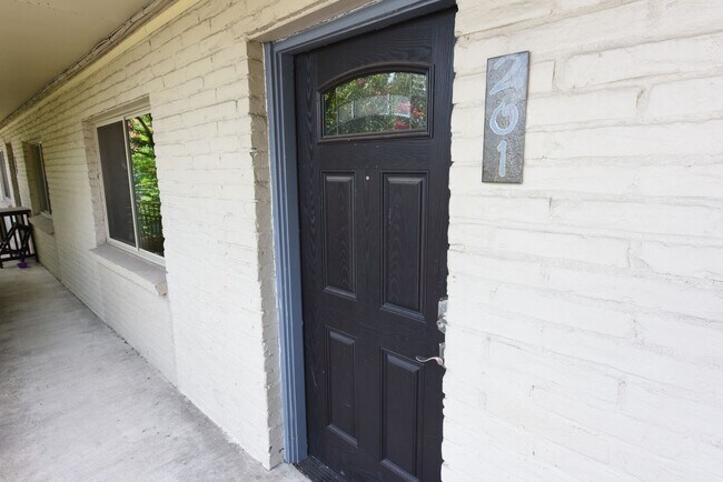 Building Photo - 2 bed room unit with Downtown Austin views!