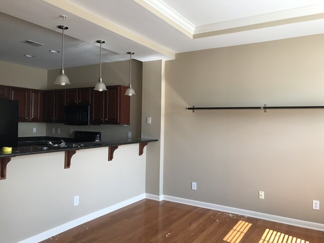 Building Photo - ***Lower rent limited time!!! *** First fu...