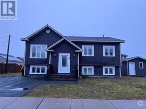 Building Photo - 31 Kenai Cres