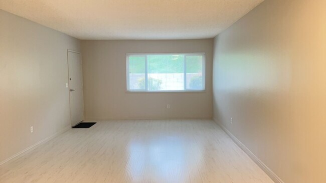 Foto del edificio - Amazing Grand Terrace Home