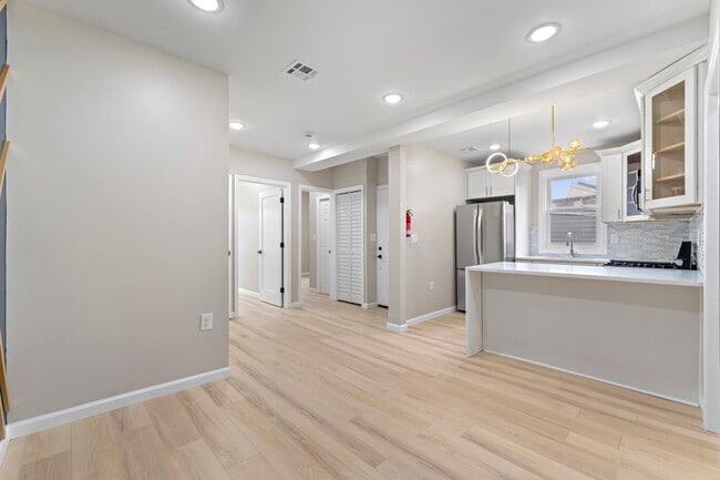 Comida - 40 Lewis Ave