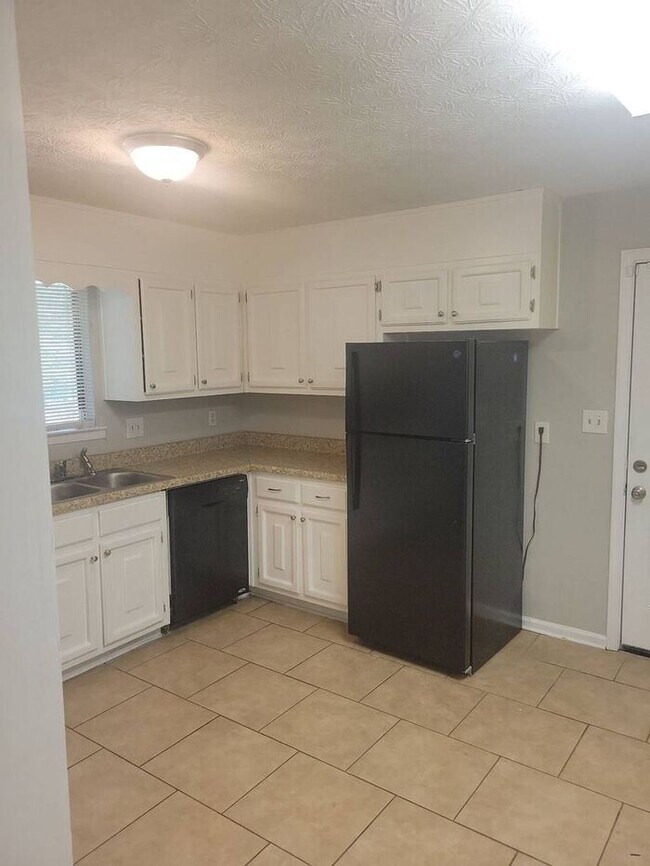 Building Photo - 8396 Willows Way