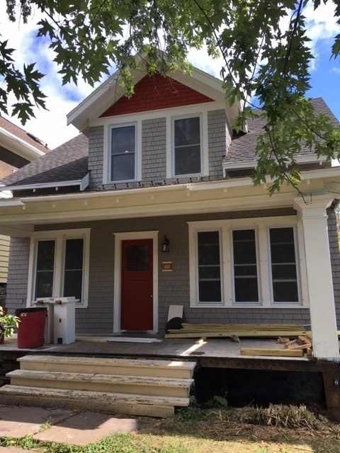 Building Photo - 626 N 10th Ave E