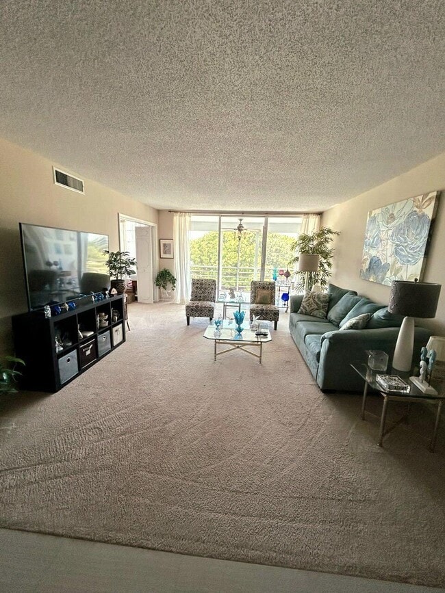 Foto del edificio - 2691 S Course Dr