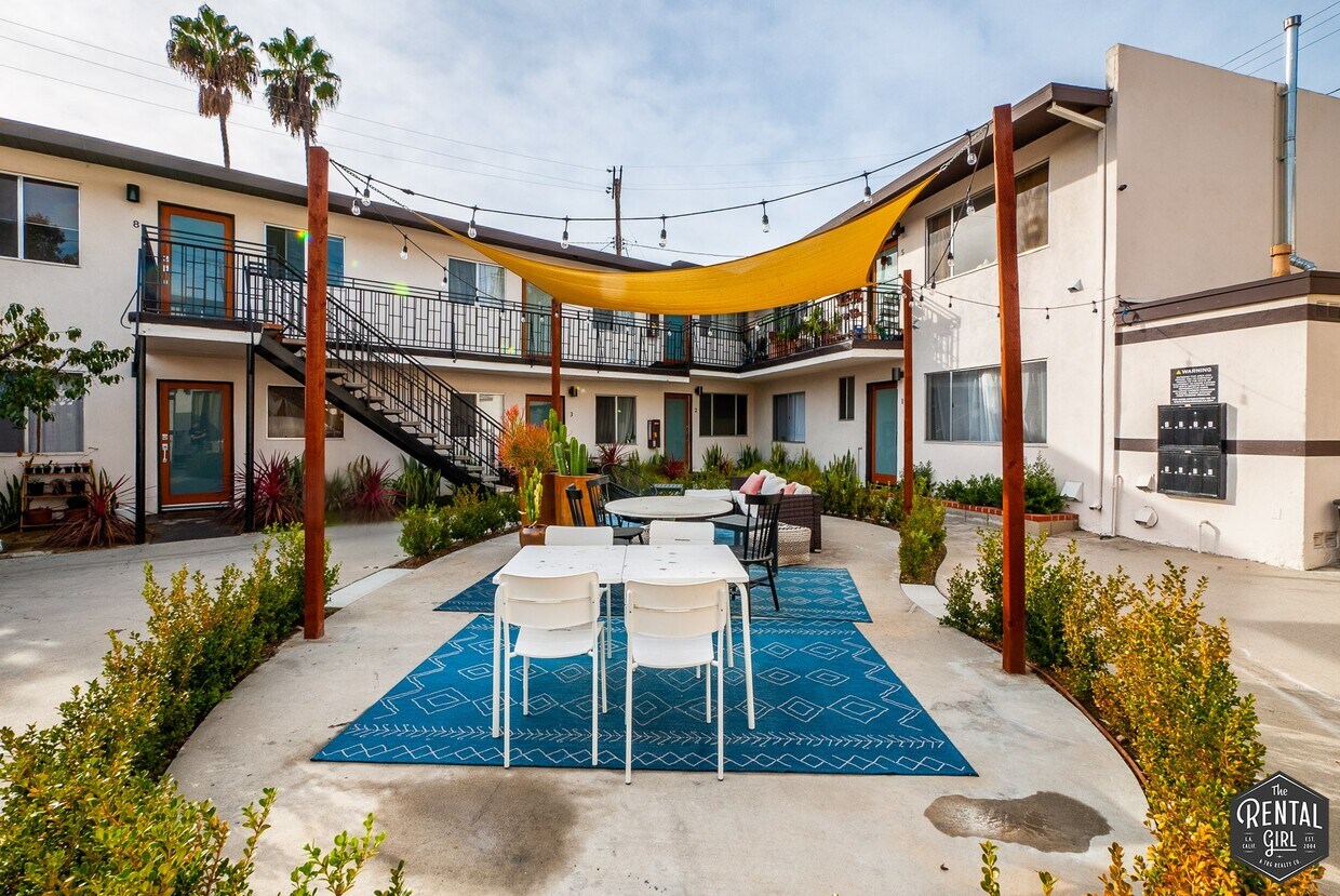 Foto principal - 5952 Benner St