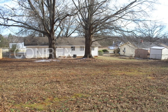 Building Photo - 809 Hellams St