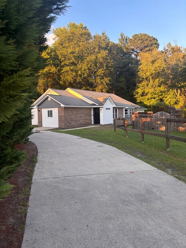 Building Photo - 5558 Quietwood Pl